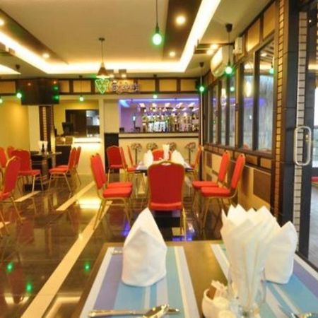 Hotel Heaven Янгон Экстерьер фото