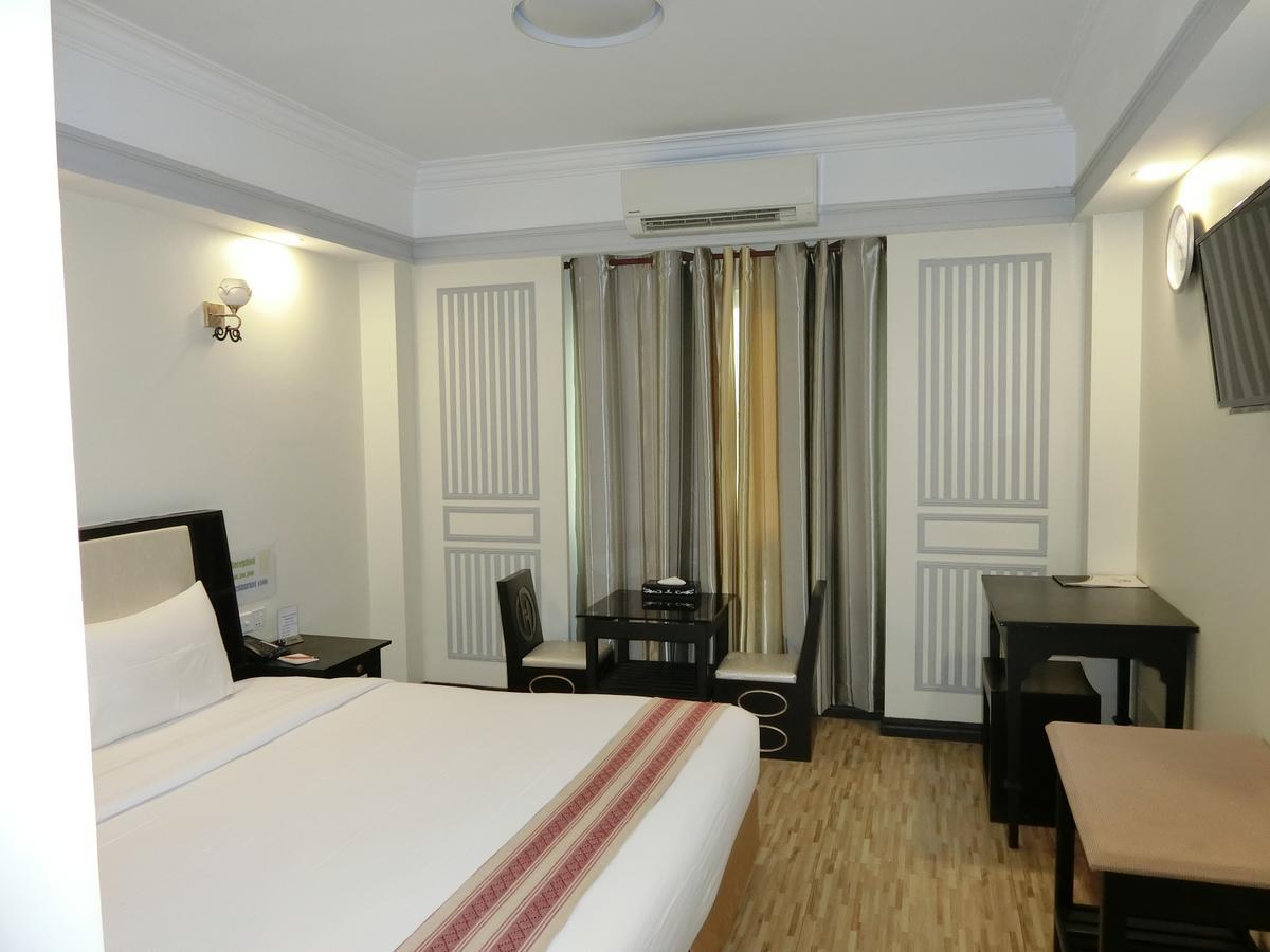 Hotel Heaven Янгон Экстерьер фото