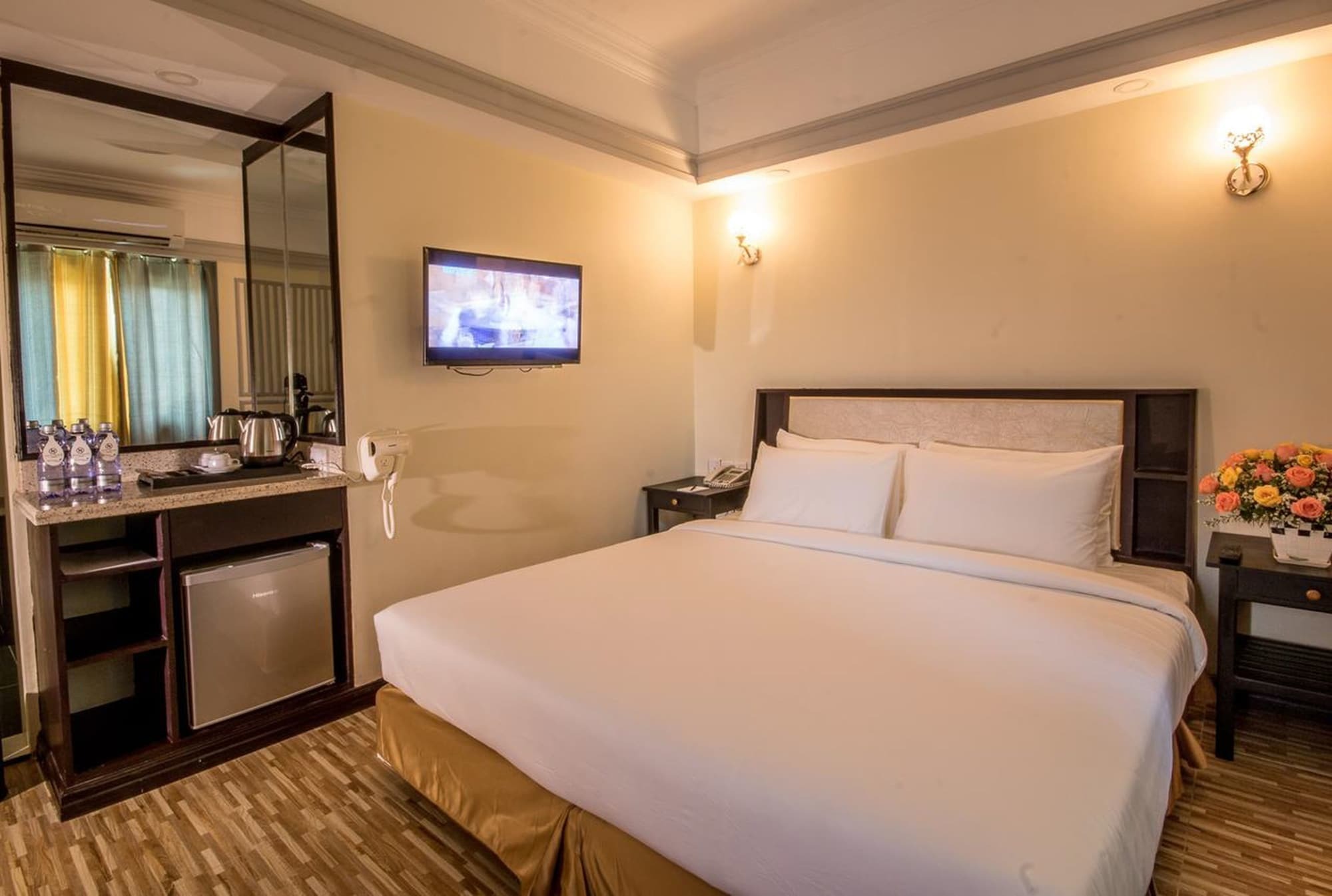 Hotel Heaven Янгон Экстерьер фото
